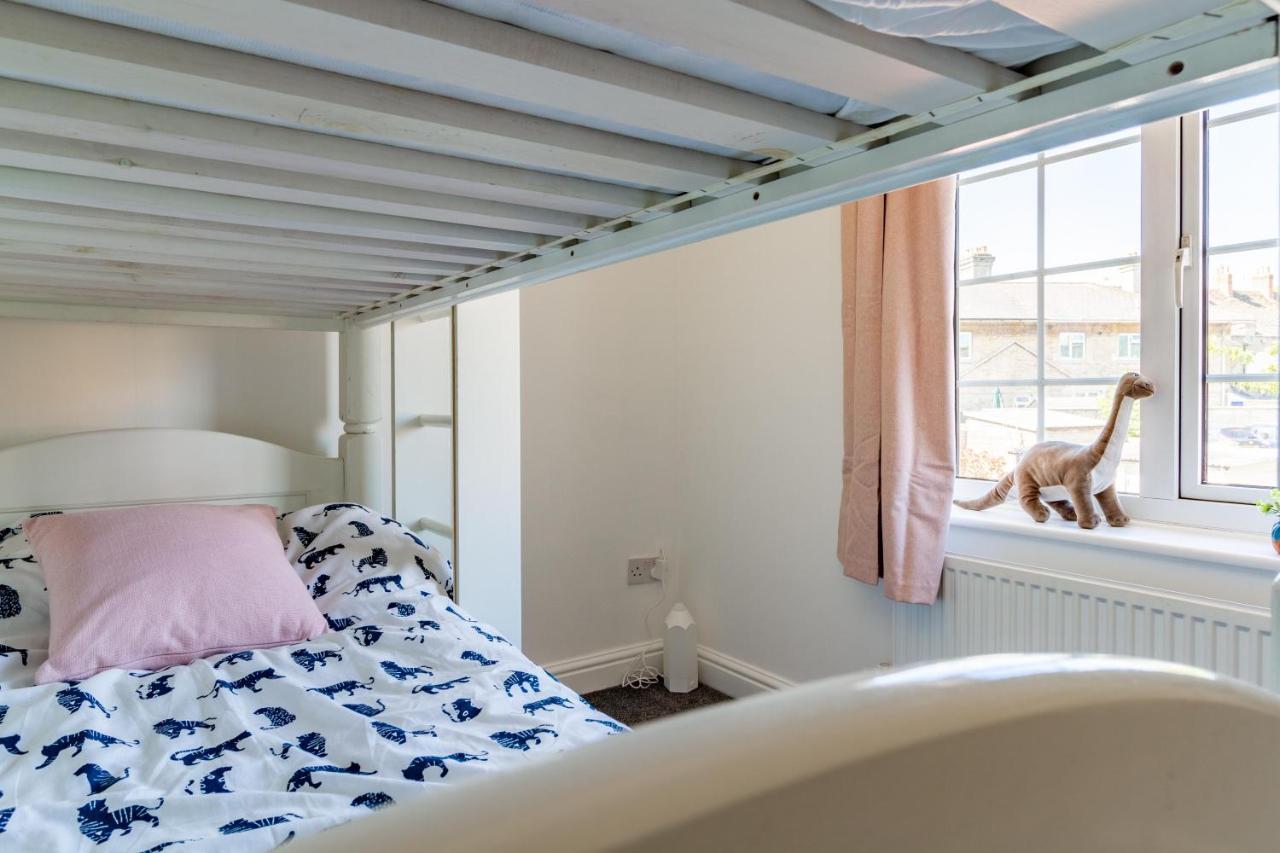 Family Friendly Cottage With Bunk Beds And Courtyard Malmesbury Ngoại thất bức ảnh